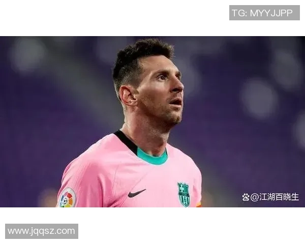 聚焦足球球星暮年故事展现荣誉辉煌与人生起伏转折